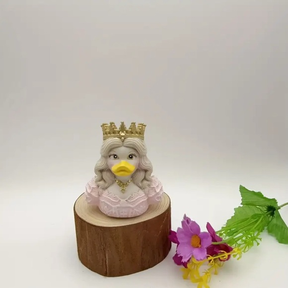 Elegant Pink Princess Duck Figurine NIB GLASS - Picture 3 of 5